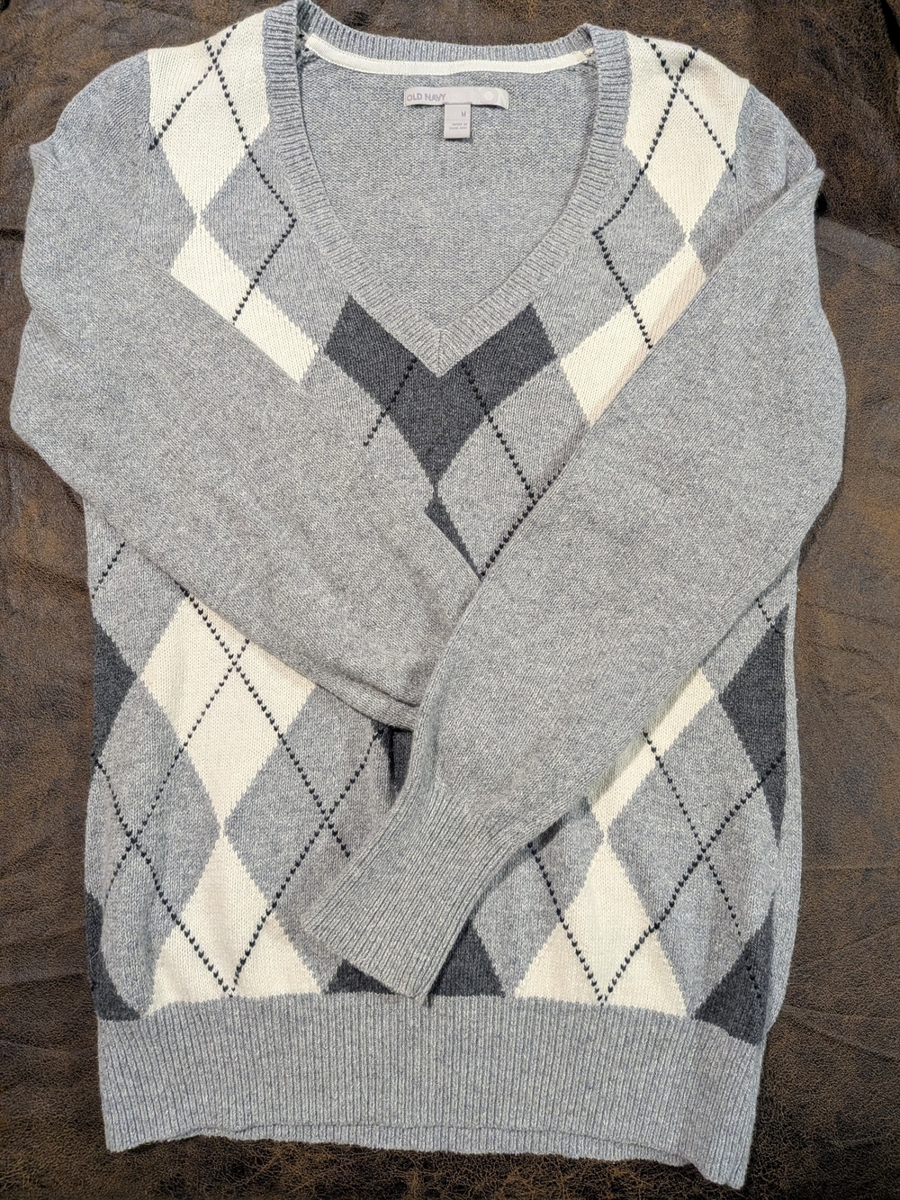 Old Navy Light Gray and Cream Argyle V-Neck Sweater